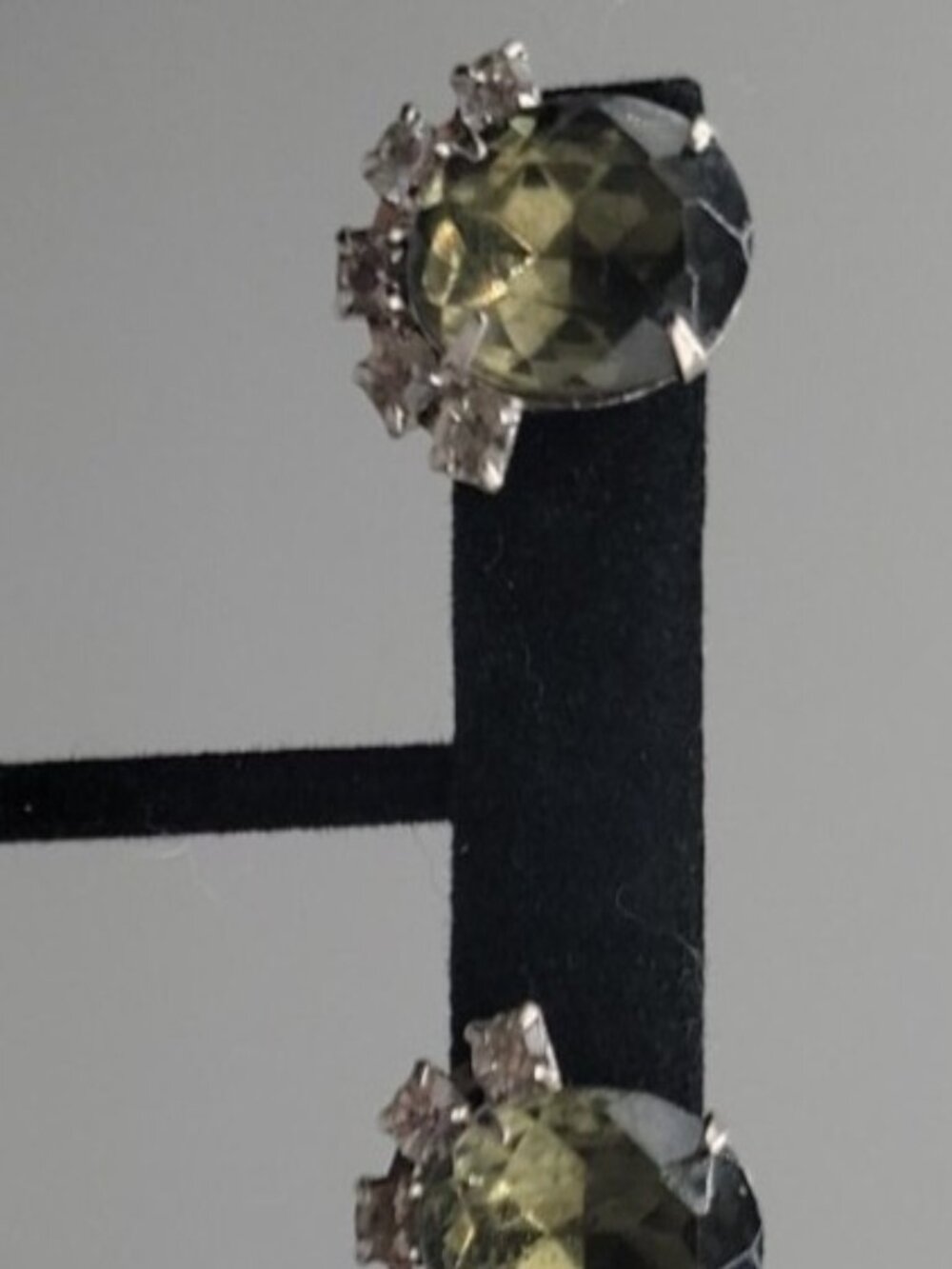 Vintage Chunky Green Glass Clip-On Earrings Clear Rhinestones Silver Tone Estate